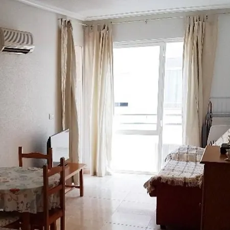 Cosy 300m Of The Beach